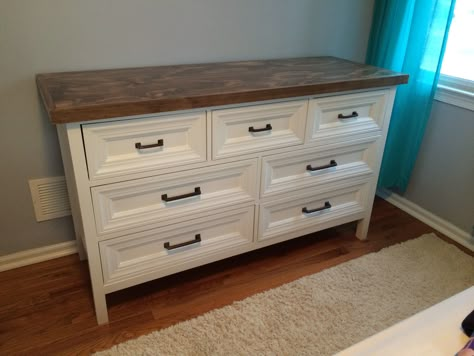 White Farmhouse Dresser, White Dresser Diy, Dresser And Nightstand Set, Dresser Plans, Dresser And Nightstand, Diy Girls Bedroom, Farmhouse Dresser, Dresser Ideas, Nightstand Set