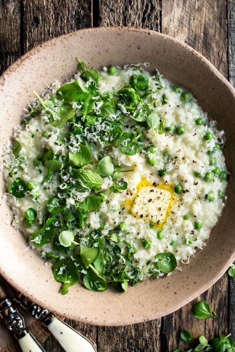 Summer Risotto Recipes, Risotto Peas, Pea Dishes, Pea Dinner, Spring Dinner Table, Spring Recipes Healthy, Summer Risotto, Quiche Chorizo, Spring Dinners