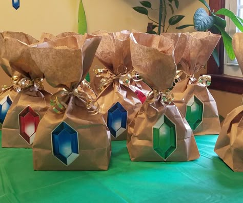 Zelda Party Favors, Breath Of The Wild Birthday Party, Zelda Tears Of The Kingdom Birthday, Zelda Party Decorations, Zelda Party Food, Zelda Bday Party, Zelda Goodie Bags, Zelda Breath Of The Wild Birthday Party, Zelda Decorations