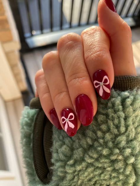 Nail Burgundy, Nails Maroon, Nails Application, Nail Tattoos, Kutek Disney, Bow Nail, Colourful Nails, Swag Ideas, Wine Nails