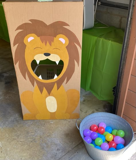 Feed The Lion Game, Jungle Theme Birthday Games, Zoo Party Activities, Jungle Themed Activities For Toddlers, Lion Trunk Or Treat Ideas, 2nd Birthday Party Animal Theme, Animal Theme Party Decorations, Zoo Party Ideas Decorations, Jungle Birthday Decor