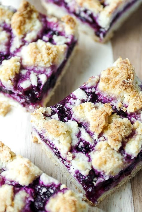 Easy Blueberry Crumble, Berry Crumble Bars, Blueberry Pie Bars, Fudge Caramel, Blueberry Crumble Bars, Blueberry Bars, Thm Breakfast, Gf Breakfast, Berry Crumble