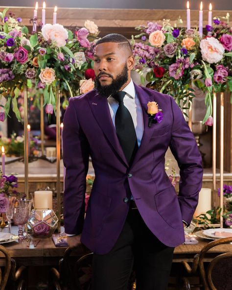 Dark Purple Wedding, Purple And Gold Wedding, How To Dress For A Wedding, Mens Wedding Attire, Purple Wedding Theme, Purple Suits, Wedding Suits Groom, Pieces Men, Moody Wedding