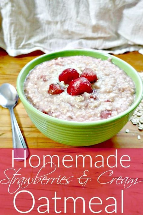 Oatmeal Strawberry, Strawberries And Cream Oatmeal, Cheap Breakfast, Delicious Breakfast Ideas, Breakfast Homemade, Strawberry Breakfast, Recipe Strawberry, Strawberry Oatmeal, Homemade Oatmeal