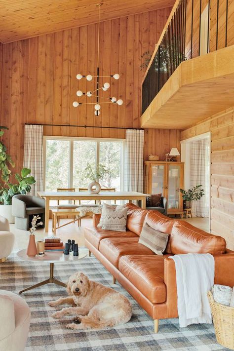 Modern Cabin Interior Design, Cozy Mid Century Modern, Cozy Mid Century Modern Living Room, Cottage Addition, Mid Century Cabin, Modern Cabin Interior, Modern Cabin Decor, Mountain Cabin Decor, Cabin Interior Design