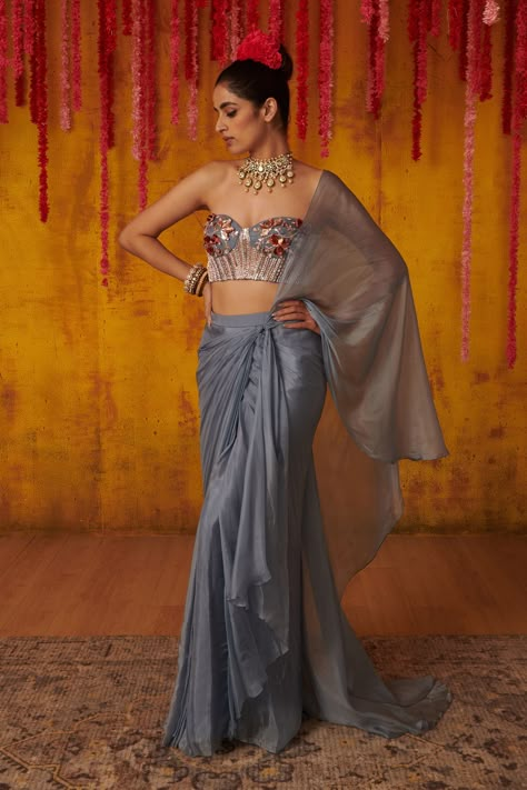 Peacock Couture, Drape Sarees, Saree Draping Styles, Pink Peacock, Drape Saree, Traditional Indian Outfits, Draped Skirt, Stylish Party Dresses, Party Wear Indian Dresses