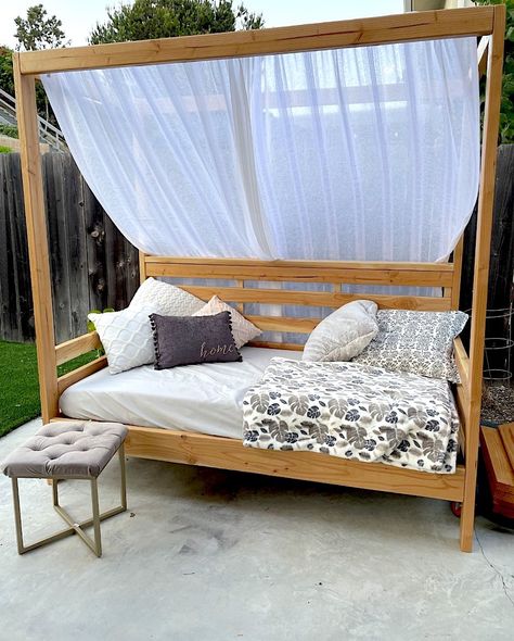 Diy Outdoor Daybed, Outdoor Daybed With Canopy, Daybed With Canopy, Canopy Daybed, Daybed Outdoor, Patio Bed, Daybed Canopy, Diy Daybed, Diy Playhouse