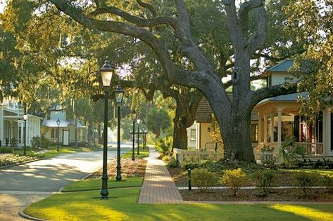 For those looking for a little slice of the Lowcountry while still enjoying all the perks that come with living in a gated community, here is a list of the best gated communities in Bluffton, SC. Types Of Communities, Palmetto Bluff, Hilton Head Island, London Street, Low Country, Hilton Head, Romantic Travel, Alam Yang Indah, Gated Community