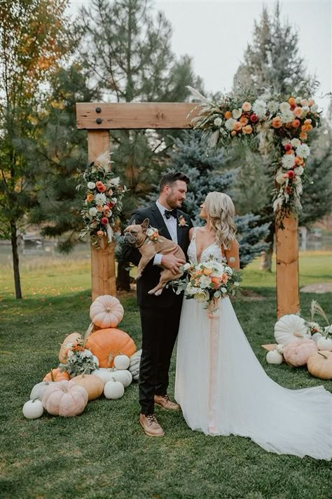 31 Fabulous Fall Backyard Wedding Ideas - A Southern Wedding Fall Wedding Arches, Fall Backyard, Fall Wedding Color Schemes, Fall Wedding Ceremony, Fall Barn Wedding, Pumpkin Wedding, Backyard Reception, Wedding Backyard, Outdoor Fall Wedding