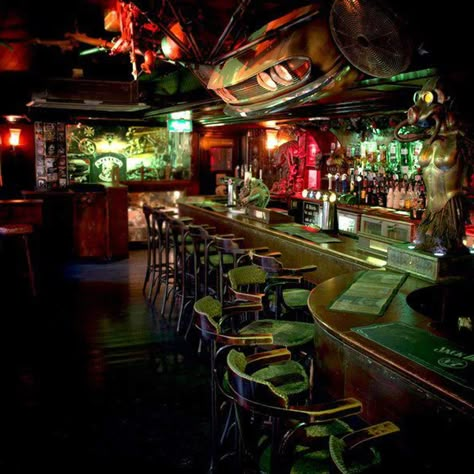 The 8 best dive bars in London 60s Bar Design, Old Dive Bar Aesthetic, Dive Bars Aesthetic, 70s Dive Bar Aesthetic, Dive Bar Aesthetic, Bars Aesthetic, Bar Themes, Blues Bar, Bar Original