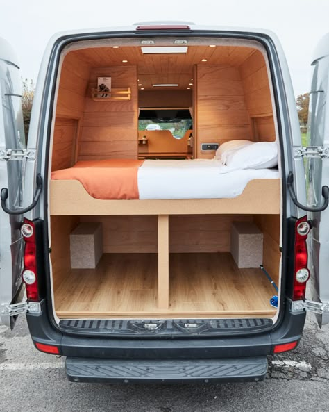 Crafter Conversion, Campervan Inspiration, Vw California T6, Astuces Camping-car, Van Decor, Ducato Camper, Mercedes Camper, Volkswagen Camper Van, Campervan Ideas