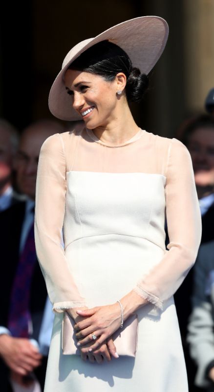 Meghan Markle con nude dress Meghan Markle Latest, Estilo Meghan Markle, Suits Actress, Prince Harry Et Meghan, Prinz Harry, Meghan Markle Style, Meghan And Harry, Duchess Meghan, Principe Harry