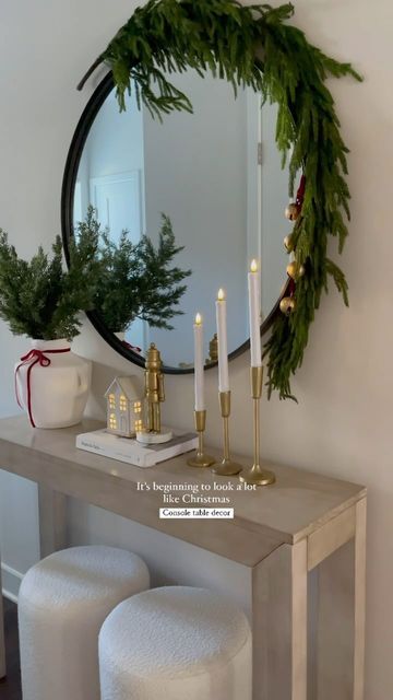 Christmas Entry Way Decorations, Christmas Front Entry Table, Console Table Decorating Christmas, Foyer Table Christmas Decor, Christmas Decor Ideas Console Table, Christmas Decor Ideas Entry Way, Sofa Table Christmas Decor Ideas, Christmas Foyer Table Decor, Entrance Table Christmas Decor