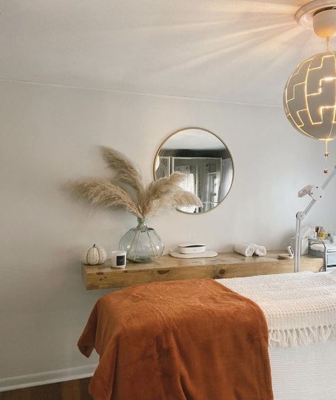 Facial Room Design, Boho Esthetician Room, Solo Esthetician Room, Esthetician Studio, Aesthetic Esthetician, Spa Room Ideas Estheticians, Solo Esthetician, Sage Hair, Spa Room Ideas