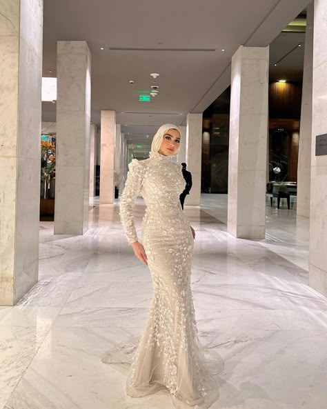 Somy Dresses | Pure as snow ❄️🕊️ @mahmoud_radwan_couture @somydresses | Instagram Engagement Hijabi Dresses, Dresses For Wedding Guests Hijab, Hijabi Engagement Dress, Engagement Dresses Elegant, Katb Ketab Dresses, Engagement Dress Hijab, White Dress Outfit Ideas, Soiree Dresses For Hijab, Simple Engagement Dress