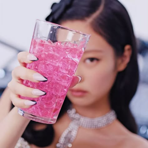 Jennie Nails, Blackpink Nails, K Pop Nails, Idol Nails, Chanel Flower, Ruby Jane Kim, Heart Glasses, Korean Nails, Rose Nails