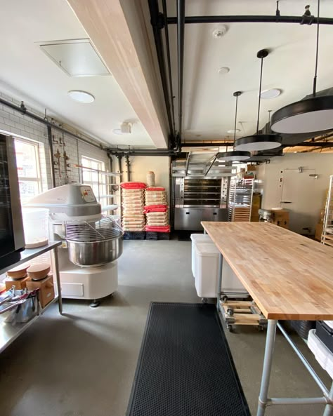 Bakery Commercial Kitchen, Rustic Commercial Kitchen, Farmhouse Commercial Kitchen, Small Commercial Bakery Kitchen Layout, Garage Bakery Home, Home Bakery Kitchen Layout, Micro Bakery Layout, Small Bakery Kitchen Layout, Pastry Kitchen Design