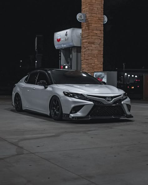 White Toyota Camry Aesthetic, Camry Xse, Camry Toyota, Fairy Grunge Aesthetic, Cristiano Ronaldo Manchester, Messi Videos, Cars Toyota, Dream Cars Mercedes, Camry Se