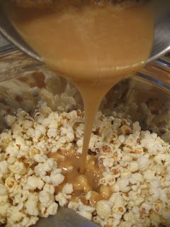 Soft Caramel Popcorn, Carmel Popcorn, Popcorn Recipes Easy, Caramel Corn Recipes, Popcorn Recipes Caramel, Karo Syrup, Popcorn Recipe, Popcorn Snacks, Condensed Milk Recipes