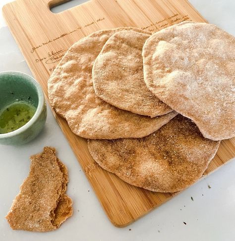 🥖🚫🍞🚫🥐🚫🥨🚫There are few things that represent The Lord’s PASSOVER more than UNLEAVENED BREAD, if you do just one things to celebrate and remember Passover this year-making unleavened bread and understanding the symbolism behind it is IT! This bread is SO SIMPLE- yet holds the entirety of the gospel message. 💚💚💚 Get the recipe and learn more about what it all means at the link below 🕊️🥰. P.S. I’ll be posting about the Spring Feasts all month leading up to the 19th-20th which is when I celebr... Best Unleavened Bread Recipe, Unlevin Bread Recipe, Unlevin Bread, Barley Loaf Recipe, Honey Bread Recipe, Manna Bread, Unleavened Bread Recipe, Spelt Bread Recipe, Sesame Seeds Recipes