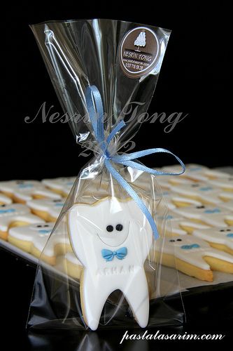 1st Tooth Party Ideas Boy, First Tooth Cookies, First Tooth Cake, Dentist Cake, Tooth Cookies, First Tooth Party, Tooth Party, Tooth Cake, Baby Boy Hairstyles