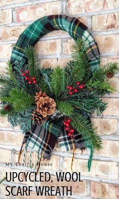 Scarf Wreath, Plaid Christmas Decor, Christmas Wreaths To Make, Porch Christmas, Wreath Decoration, Xmas Wreaths, Noel Christmas, Christmas Wreaths Diy, Wreath Crafts