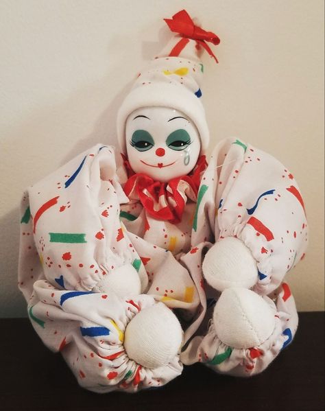 Porcelain Clown Dolls, Love Clown, Vintage Clowns, Clowncore Aesthetic, Clown Aesthetic, Silly Clown, Clown Dolls, Porcelain Clown, Clown Pics