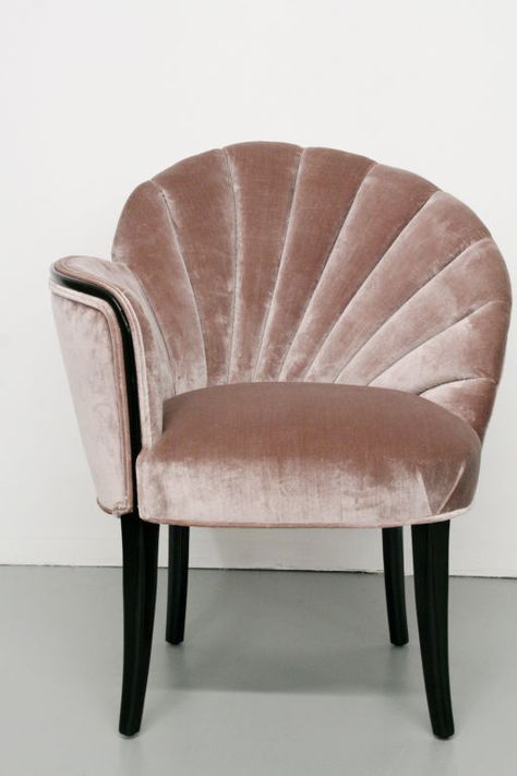 I adore this piece. 1920's Art Deco Shell Back Boudoir Chairs                                                                                                                                                                                 More Pink Chairs, Art Deco Chair, Deco Chairs, Pink Chair, Art Chair, Velvet Chair, 1920s Art Deco, Art Deco Furniture, Deco Furniture