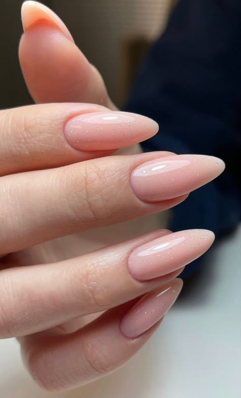 Delicate Nails Classy Short, Plain Almond Nails Simple, Narrow Almond Nails, Soft Nails Ideas, Ongles Beiges, Sassy Nails, Casual Nails, Almond Acrylic Nails, Gel Nail Design