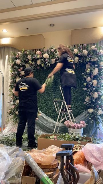 Iris Hinzo on Instagram: "Looking back! Enchanted forest set up by @bizziebeecreations. #enchantedgardentheme #enchantedtheme #xv #quinceañera #quinceañeradecor #sweet16 #sweet #sweet16ideas #desserttable #tbt #floralinspiration #floralinstallation #floralarrangement #backdropideas #events #eventstylist #eventstyling #partyideas #partydecor #weddingdecor #babyshowerideas" Enchanted Forest Grass Wall, Enchanted Forest Prom Theme Decoration, Enchanted Forest Sweet 16 Theme, Enchanted Forest Prom Theme, Enchanted Forest Party Decorations, Enchanted Forest Sweet 16, Enchanted Forest Quince, Forest Centerpieces, Enchanted Forest Backdrop