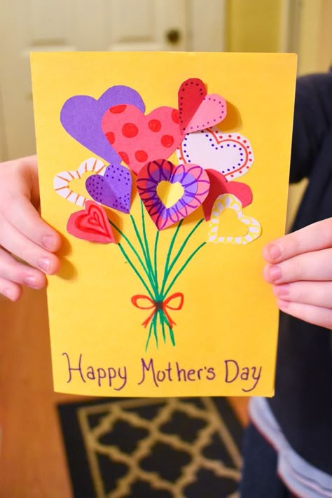 Mother’s Day Cards Handmade By Kids, Mother’s Day Card Easy, Mother’s Day Diy Cards For Kids, Mothers Day Cards Diy Handmade, Flower Bouquet Mothers Day, Bouquet Mothers Day, Mothers Day Cards Craft, Happy Mothers Day Card, Easy Mother's Day Crafts