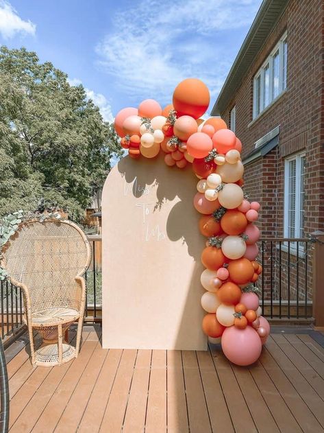 20 Gorgeous Balloon Arch Decorating Ideas - Lady Celebrations Pink Orange Gold Balloon Garland, Birthday Gathering, Baby Shower Balloon Arch, Arch Balloon, Bebe Shower, Bridal Shower Balloons, Orange Blush, Bridal Shower Backdrop, Orange Balloons