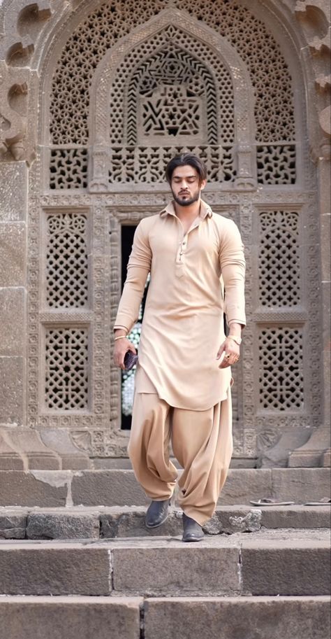 Mens Pathani Kurta Style, Pathani For Men Wedding, Patani Kurta Men, Pakistani Pathani, Pathani Suit For Men, Pathani Kurta Pajama, Mens Pathani, Office Finds, Pathani For Men