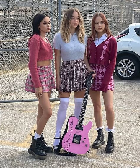 Vetements Shoes, Matching Skirt Set, Look Festival, Maggie Lindemann, Best Party, Friend Photoshoot, 2000s Fashion, Mode Vintage, Mean Girls