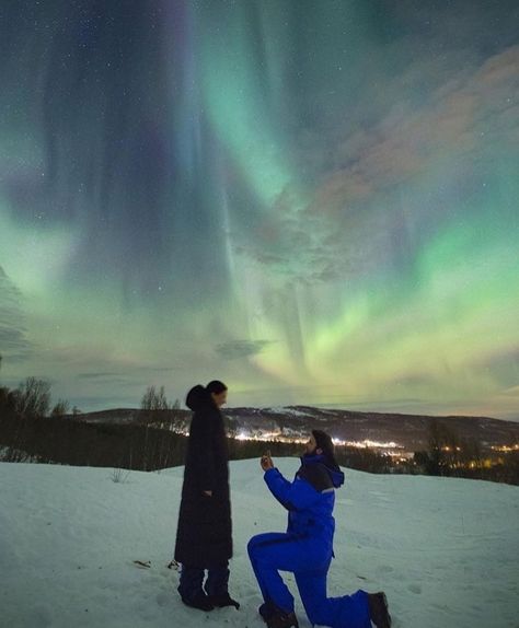 Unique Proposal Ideas, Wedding Proposal Ideas Engagement, Surprise Proposal Pictures, Cute Proposal Ideas, Unique Proposals, Dream Proposal, Proposal Pictures, Best Proposals, Romantic Proposal