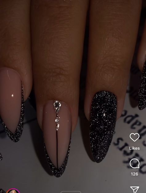 Almond New Years Eve Nails, Nails To Match Black Sparkly Dress, New Years Nail Ideas Black, New Year Black Nails, New Year Nails Design 2024 Black, Black Nails New Year, Black Shine Nails, Christmas Nails Black And Gold, New Years Nails Dark