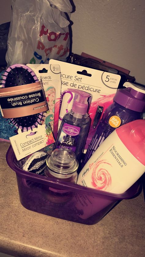 Dollar Tree Self Care Basket, Mothers Day Basket Ideas Dollar Stores, Dollar Tree Gifts For Women, Dollar Tree Birthday Basket, Dollar Tree Gift Basket Ideas For Women, Cheap Gift Basket Ideas Dollar Tree, Dollar Tree Basket Ideas, Dollar Store Gift Basket Ideas, Dollar Tree Gift Basket Ideas