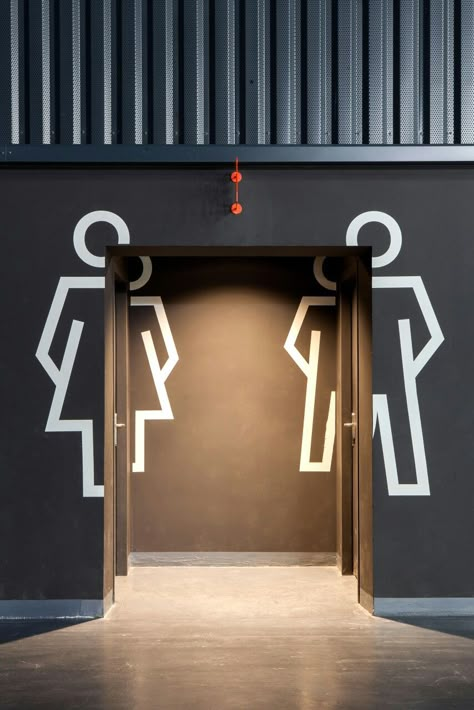 Wc Sign, Gym Design Interior, Toilette Design, Restroom Design, Gym Interior, Signage Wayfinding, Toilet Design, Bar Design Restaurant, Cafe Interior Design