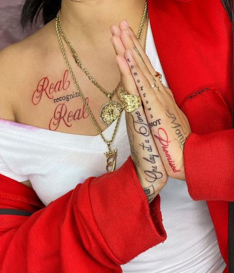 Red Throat Tattoo, Tattoo Ideas Female Gangsta, Baddie Chest Tattoo, Real Recognize Real Tattoos, Neck Tattoos Women Chinese Letters, Mom Daughter Tattoos Unique, Words On Hand Tattoo, Chest Tattoo Female Words, Woman Chest Tattoo Middle