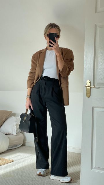 Office Outfits Women Trainers, London Smart Casual Outfit Women, Tailor Trousers Women, Smart Casual Neutral Outfits, Blazer With Trousers Women, Trousers And Trainers Outfit, Work Outfits With Trainers, Neutral Trainers Outfit, Tailored Trousers Outfit Casual