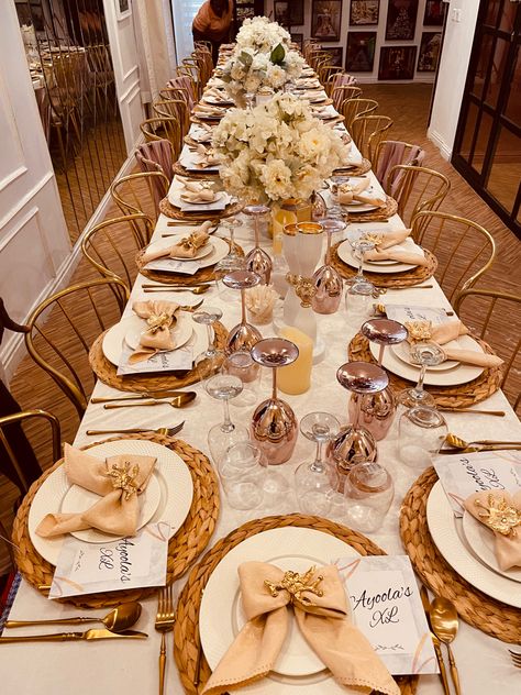 Luxury private dinner setting.
Color theme- White & Beige Clear Plates Table Setting, Beige Table Setting, Brown Table Setting, White Plate Set, Rings Clear, Clear Glass Plates, Gold Napkin Rings, Clear Plates, Plates White