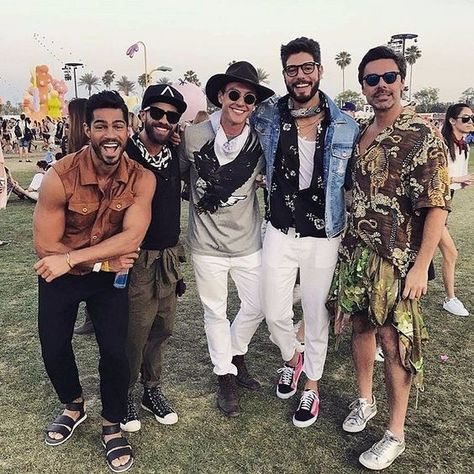 Rave Outfits Men Edm, Coachella Men Outfit, Coachella Mens Fashion, Moda Coachella, Coachella Outfit Men, Edm Concert Outfit, Mens Festival Fashion, Concert Outfit Men, Rave Outfits Men