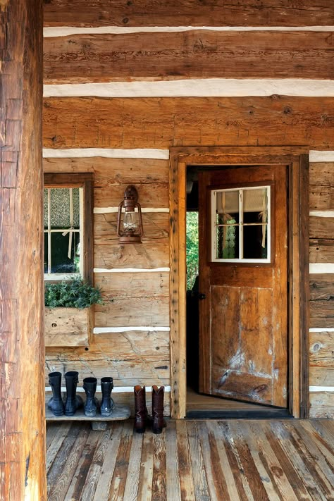 Log Cabin Exterior, Log Cabin Interior, Cabin Aesthetic, Rustic Log Cabin, Dream Cabin, Casa Country, Cabin Exterior, Cabin Home, Romantic Retreat