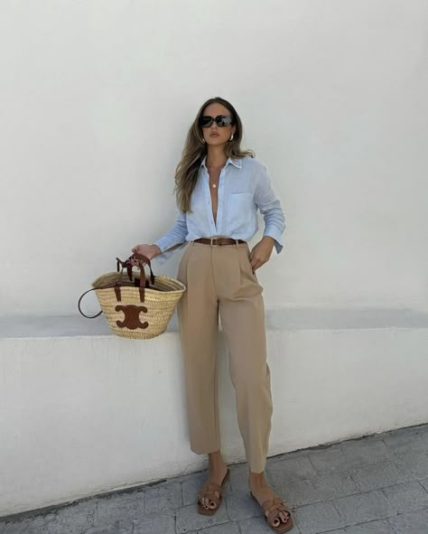 Corporate Attire Women, Chique Outfit, Business Attire Women, Fest Outfits, Old Money Outfit, Money Outfit, European Summer Outfits, Corporate Attire, Old Money Outfits