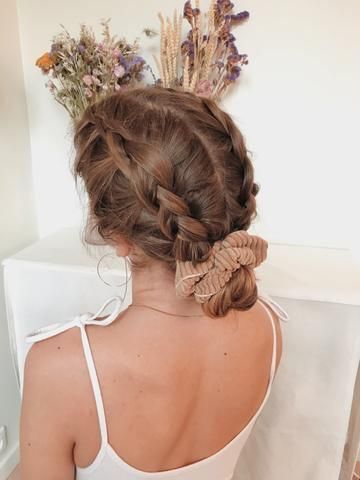 Braids Brunette Hair, Photoshoot Spring, Preppy Hairstyles, Summer Braids, Disney Hair, Simple Hairstyles, Travel Hairstyles, Long Hair Video, Boho Hair