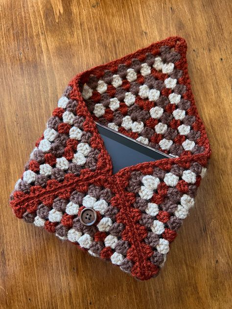 crochet patterns-Beautiful Crochet Granny Square Patterns for Your Next Crochet Project Crochet Ereader Case, Granny Square Ipad Case, Crochet Granny Square Book Cover, Acrylic Crochet Projects, Ipad Crochet Case, Crochet Computer Case, Granny Square Wallet, Crochet Book Sleeve Pattern, Granny Square Book Sleeve