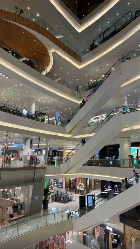 Alpha One Mall Ahmedabad, Big Mall Aesthetic, Shopping At Mall Aesthetic, Prozone Mall Aurangabad Snap, Retail Work Aesthetic, Mall Astethic Pic, Mall Of America Aesthetic, Ambience Mall Gurgaon Snap, Park Mall Sétif Story