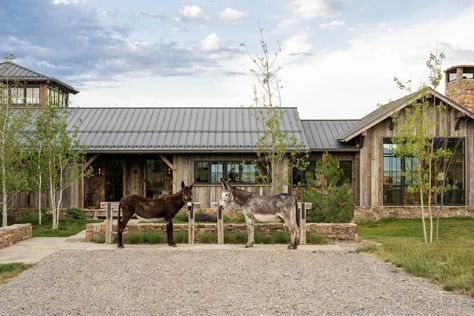 Napa Ranch House, Beautiful Ranch Homes, Arizona Ranch House, Montana Ranch House, Modern Ranch Home, Rustic Mountain Homes, Modern Exteriors, Rocky Mountain Hardware, Modern Ranch House