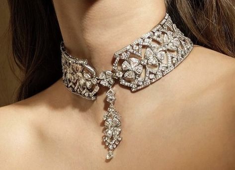 Royal Necklace Jewelry, Vintage Royal Jewelry, Choker Diamond Necklace, Royal Jewelry Aesthetic, Diamond Jewelry Aesthetic, Extravagant Necklace, Diamonds Choker, Diamond Chocker, Jeweled Choker