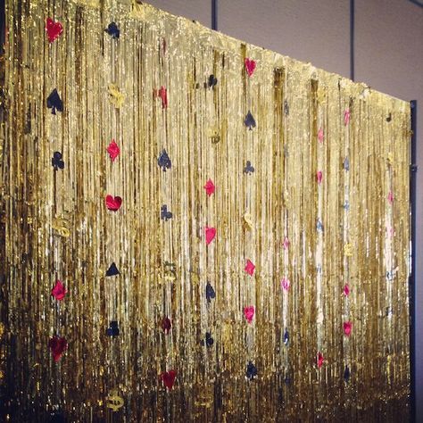 Casino Event, Vegas Themed Wedding, Streamer Party Decorations, Trendy Party Decor, Surprise Ideas, Booth Backdrops, Best Casino Games, Super Party, Gold Birthday Party